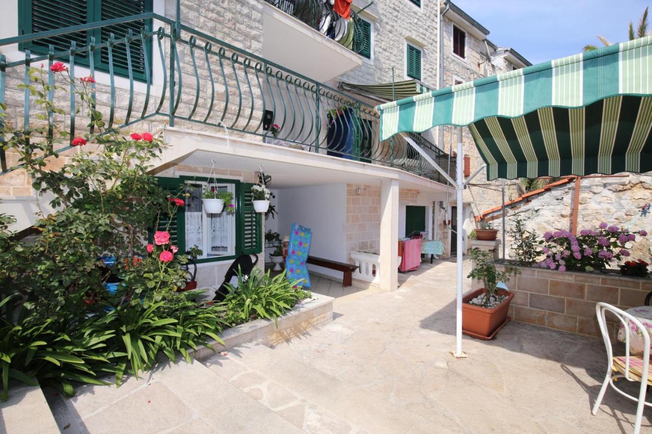 Apartments By The Sea Bol, Brac - 13413 Kültér fotó